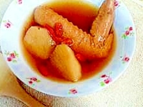 コラーゲンとクコの実、発酵茶「碁石茶」の美肌スープ